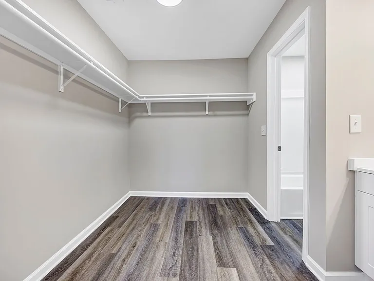 Gleneagle Apartment Homes — Photo 44