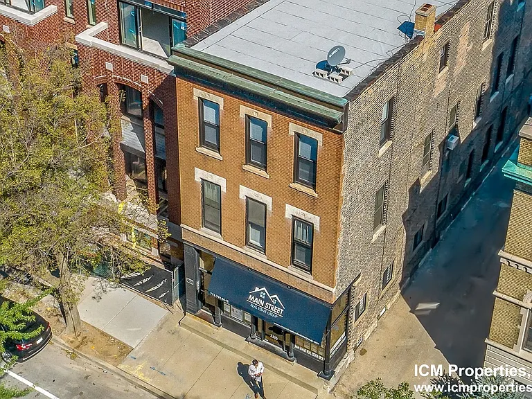 2325 N Southport Ave #3 — Photo 3