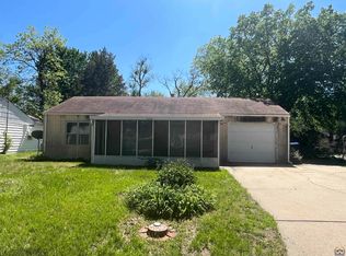 2425 SW Valley Brook Ln, Topeka, KS 66614