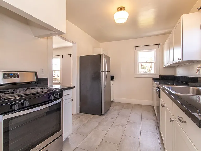 3042 Palm St — Photo 10