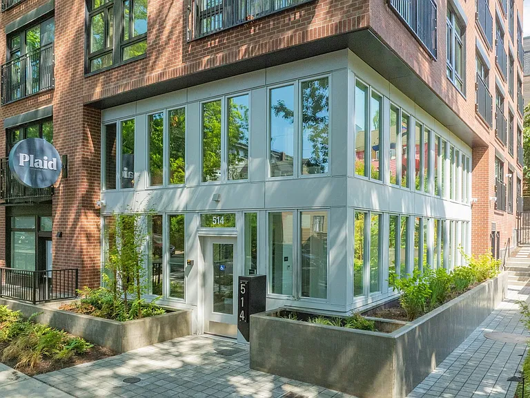 Plaid Apartments — Photo 12