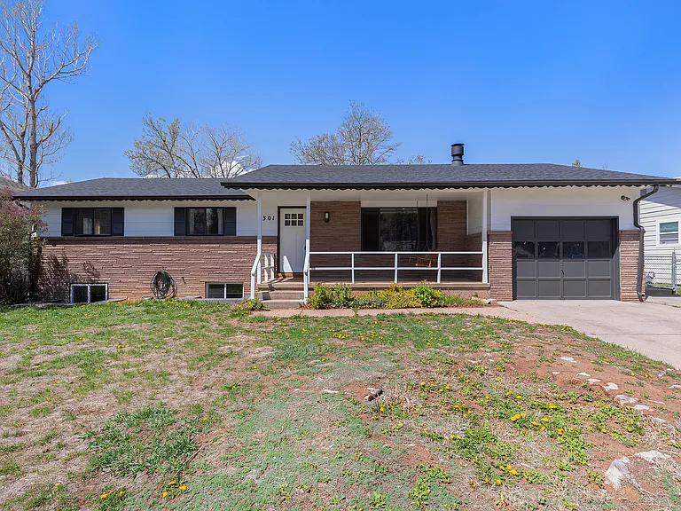 1301 Ponderosa Dr — Photo 2