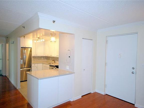 5th image of 123 Mamaroneck Ave