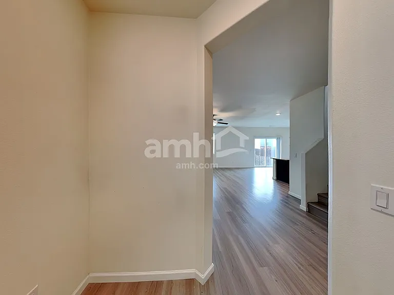 1315 W 15th Ave — Photo 6