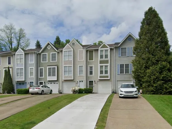 227 Hawthorne Dr #227, Oakdale, PA 15071