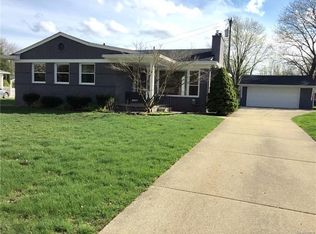 448 S Williamsbury Rd, Bloomfield Hills, MI 48301