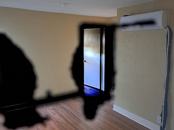 5th image of 1635 W Pacific Ave #1