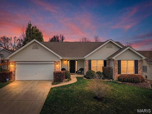 2nd image of 118 Spring Tree Ct