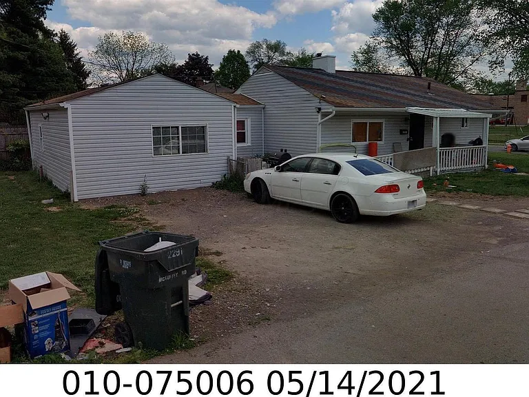 2291 McGuffey Rd — Photo 2