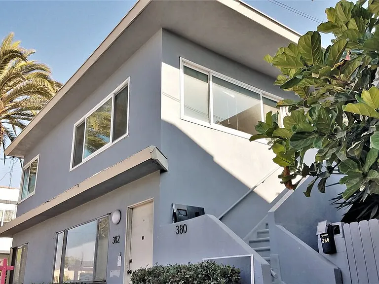 380 Pershing Dr — Photo 2