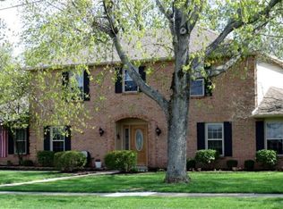 615 Queensgate Rd, Springboro, OH 45066