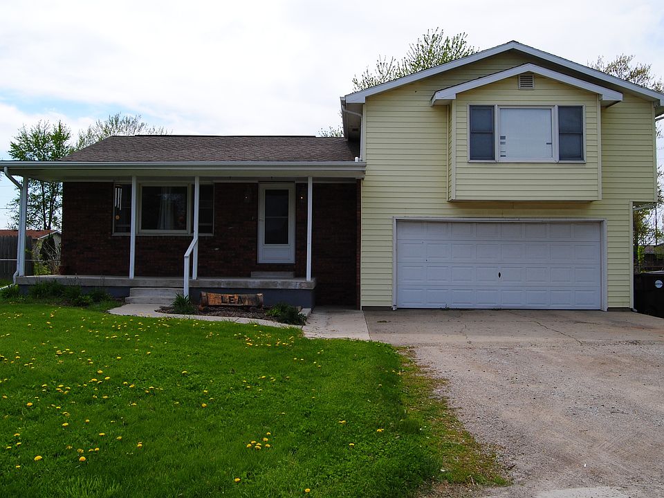 411 S Walnut St, Wapella, IL 61777 Zillow