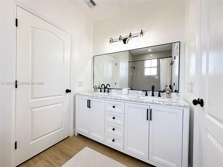 130 Riverwalk Cir #130 — Photo 15