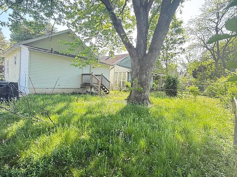 1120 Weller Ave — Photo 8