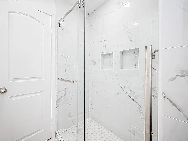 1739 Nocturne Ln — Photo 32