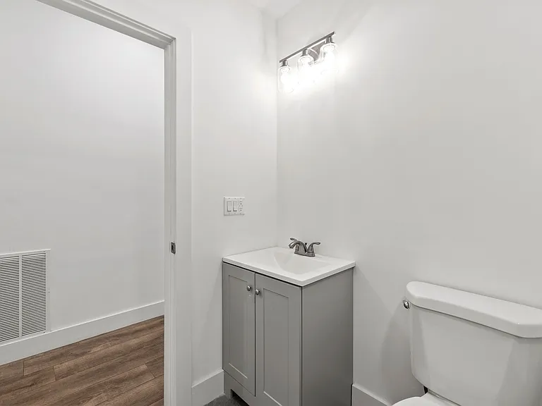 855 S 14th St #1 — Photo 11