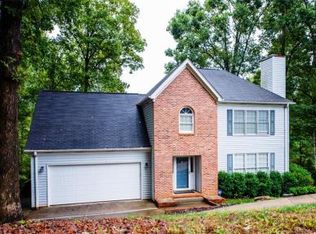 402 Halifax Dr, Greenville, SC 29615
