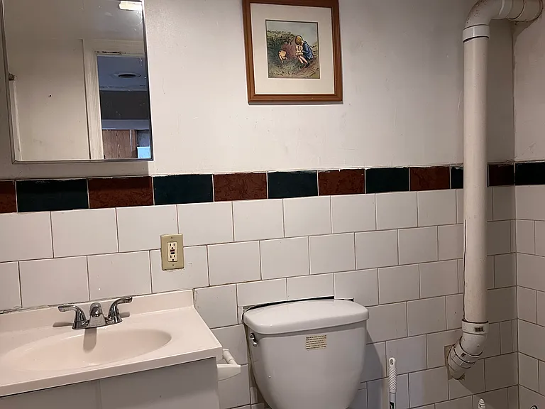 325 E University Pkwy #B2 — Photo 13