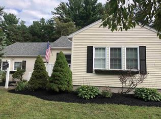 13 Pinewood Rd, Guilderland, NY 12084