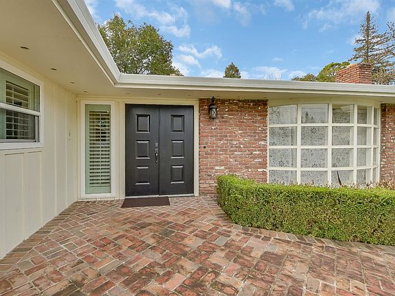 2nd image of 487 Saint James Ct