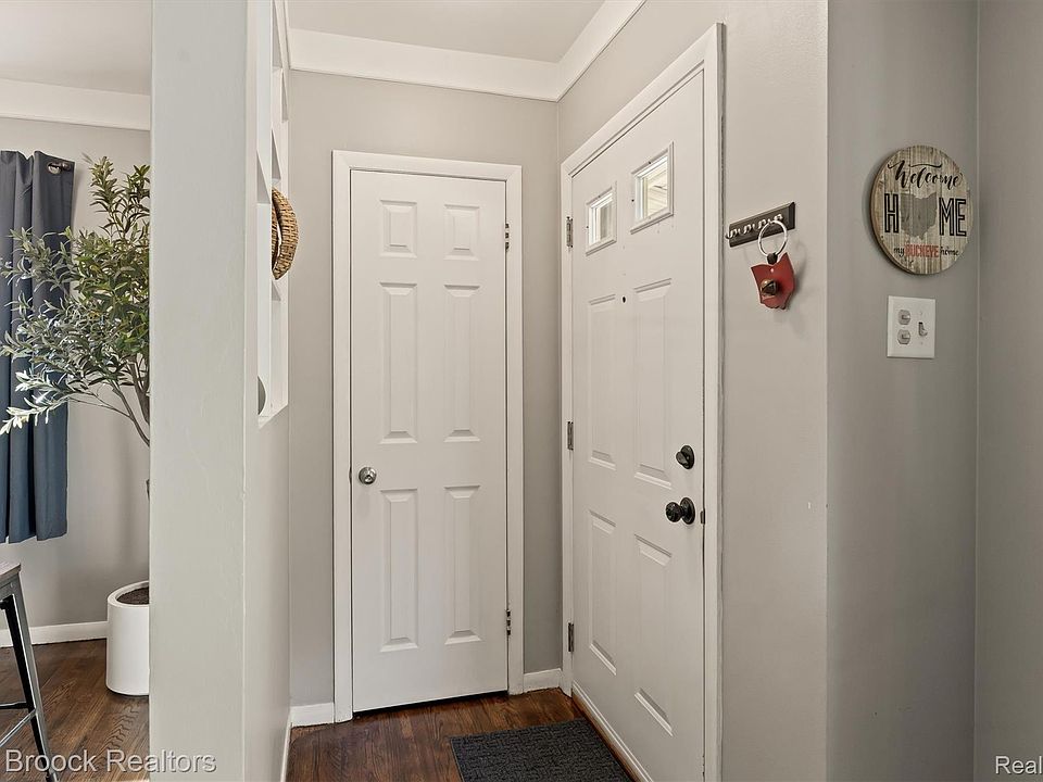 1602 Millard Ave, photo 5