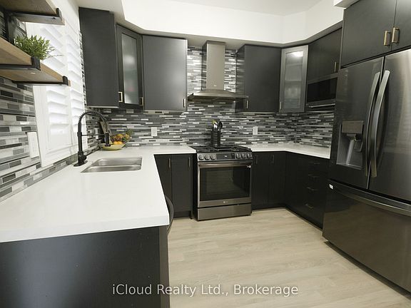 5th image of 8 Whitton Dr