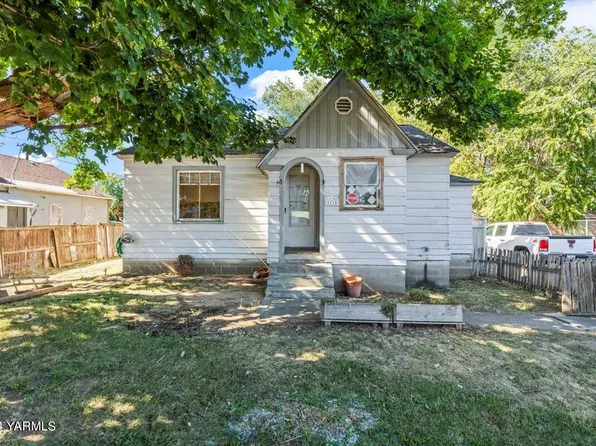 1115 W Mead Ave, Yakima, WA 98902