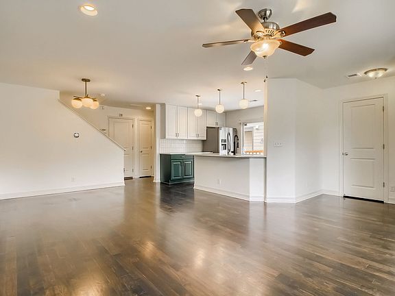 5th image of 2142 Willow Ct