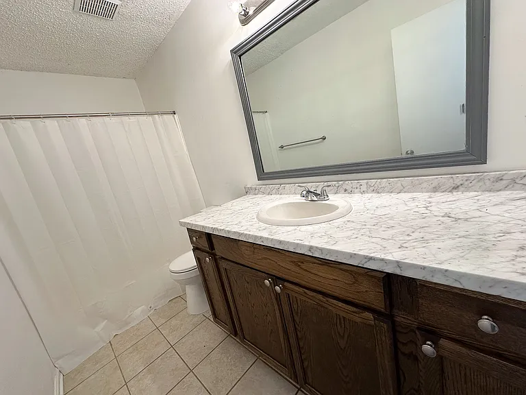 7842 Briardale Dr — Photo 4