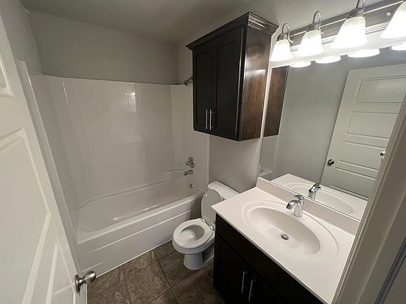 Shared Hall Full Bath