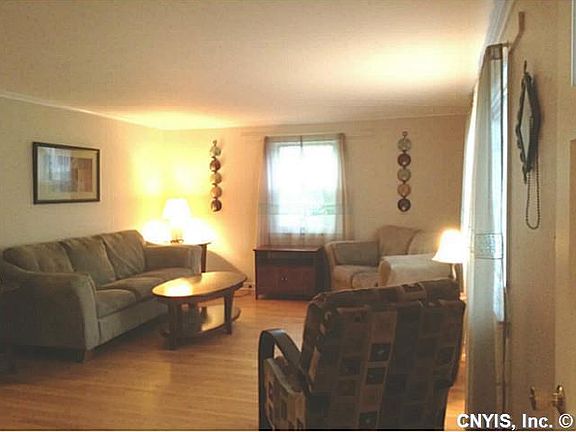 2nd image of 110 Sunnybrook Dr