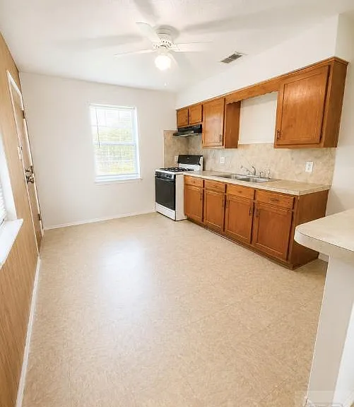 138 Midway Dr — Photo 10
