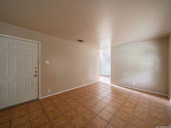 3rd image of 134 SEACOMBER PL