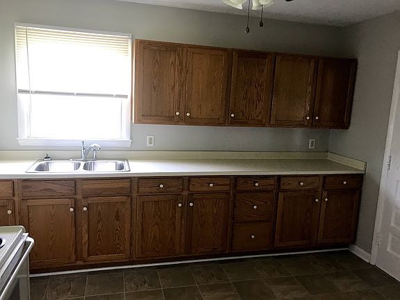 3rd image of 2954 Elam Village Dr