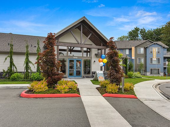 Leasing Office Entrance