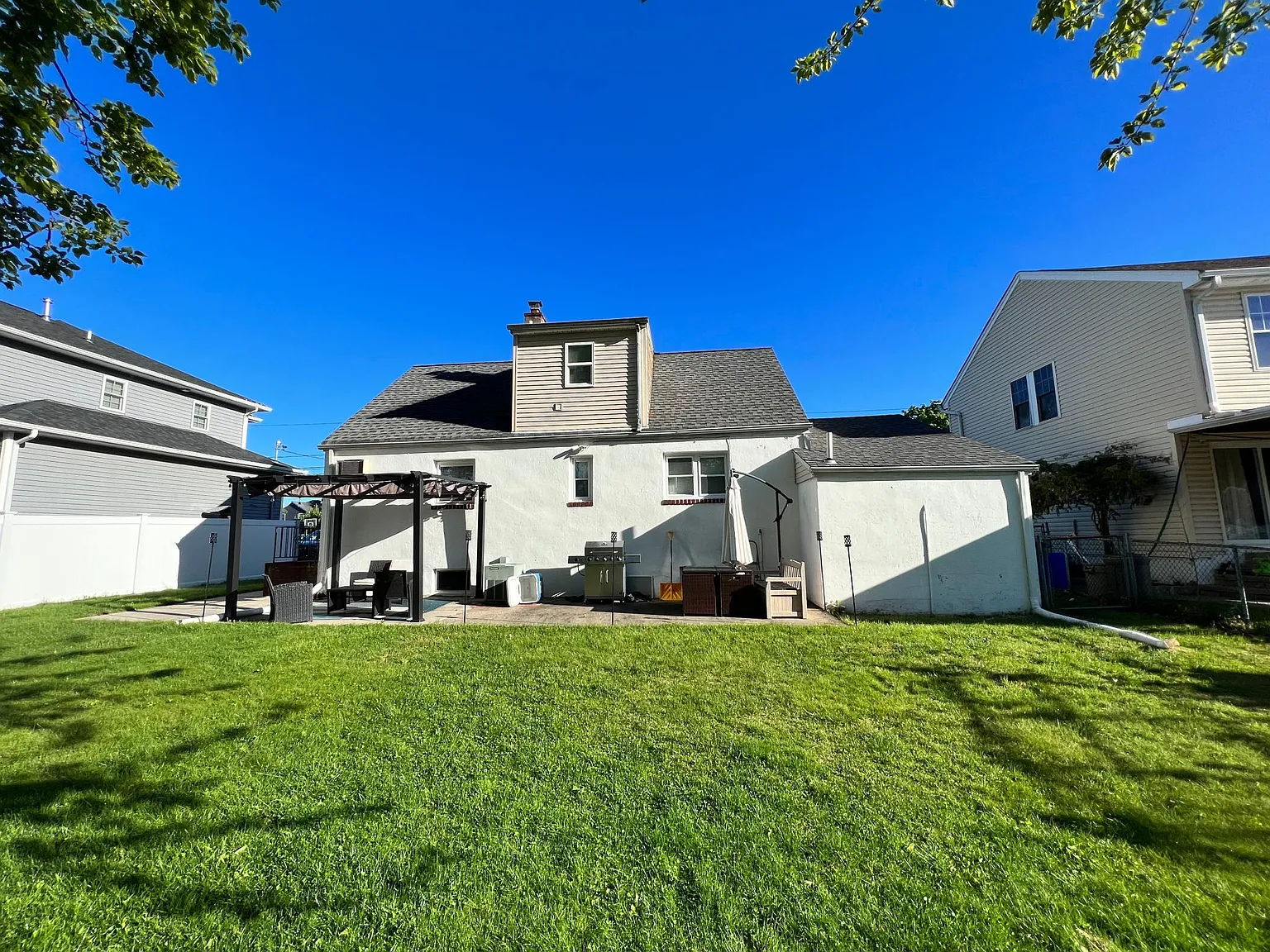 4 bed, $3,950 — Photo 3