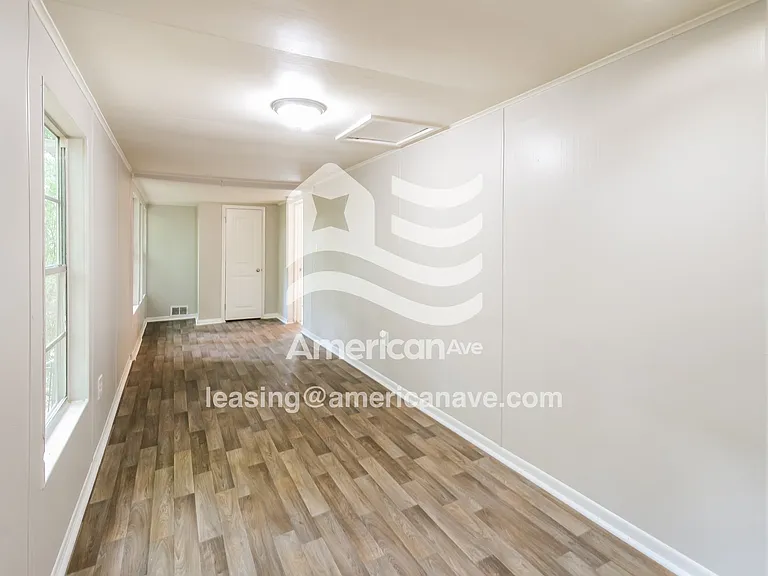 492593_010_bedroom_9.jpg