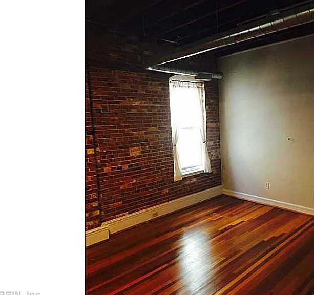 111 Tazewell St #303 — Photo 5