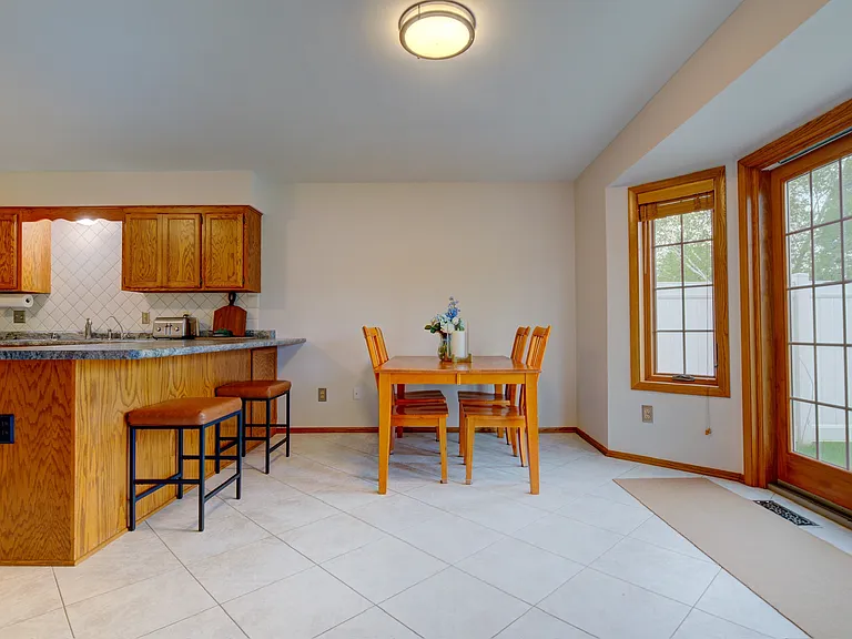 S79W17090 Pamela Ct — Photo 28