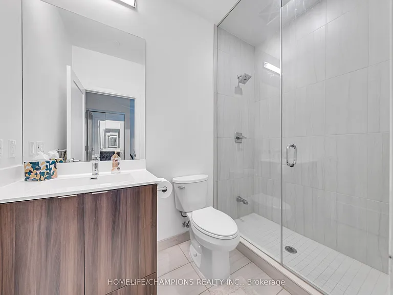225 Village Green Sq #Penthouse 08 — Photo 14