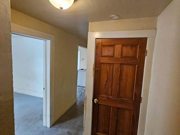 4th image of 308 E Division St