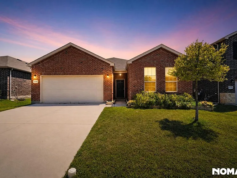 1128 Timberhurst Trl — Photo 1