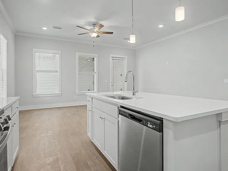 4065 Four Oaks Blvd — Photo 25