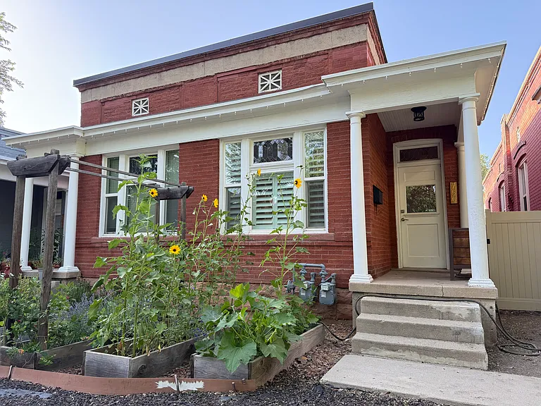 755 E Linden Ave — Photo 1