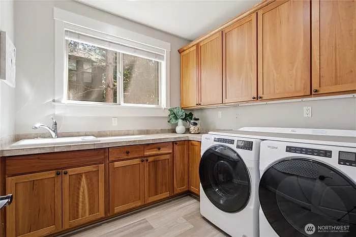 10135 NE 62nd St — Photo 11