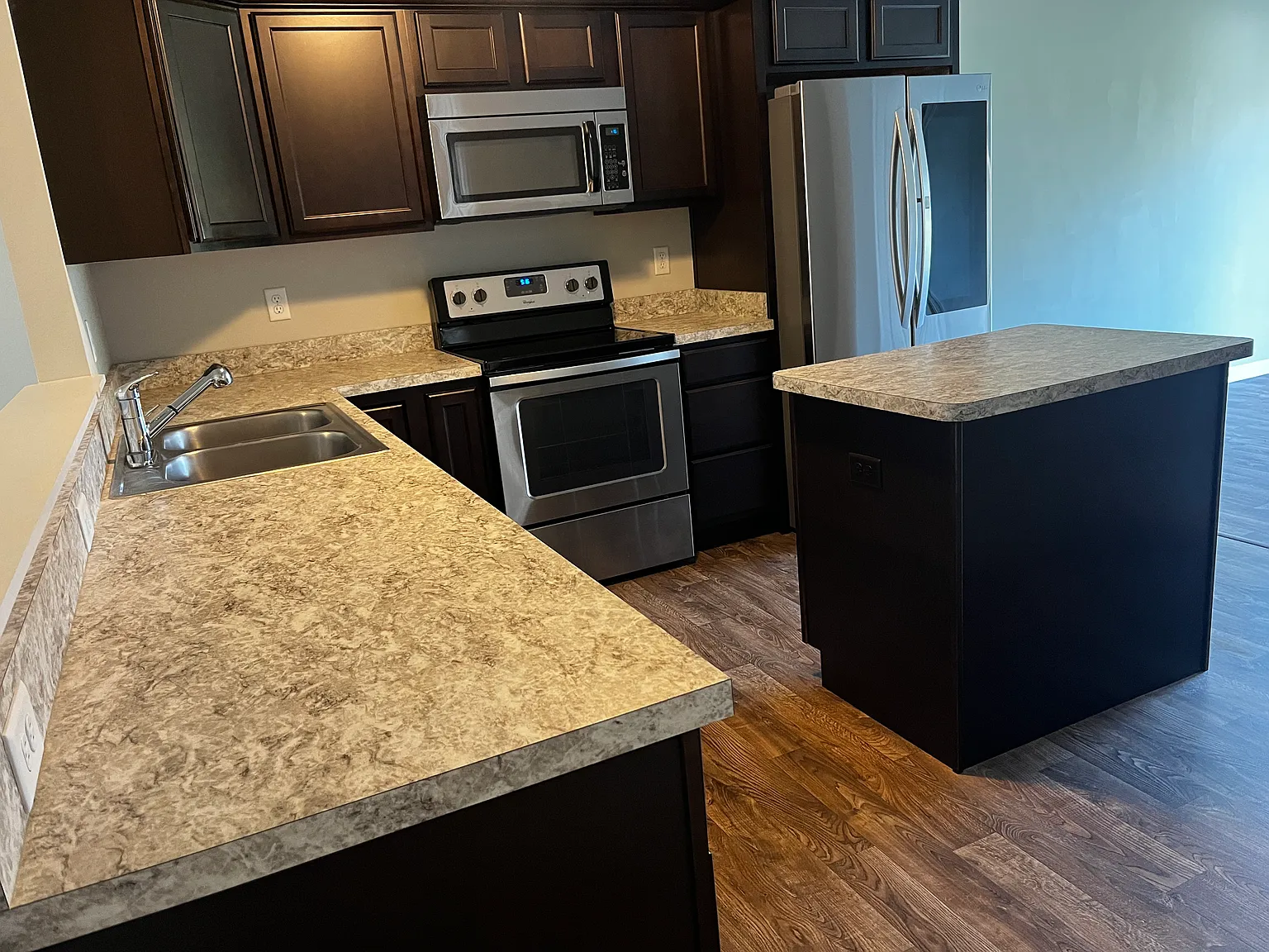 2 bed, 1300 sqft, $1,700 — Photo 4
