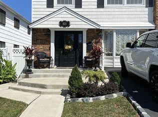 805 Armstrong Ave, Staten Island, NY 10308