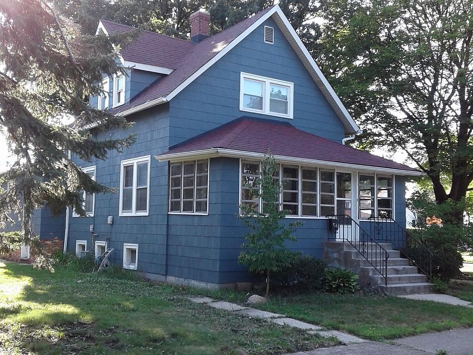 1st image of 818 N 11th Ave