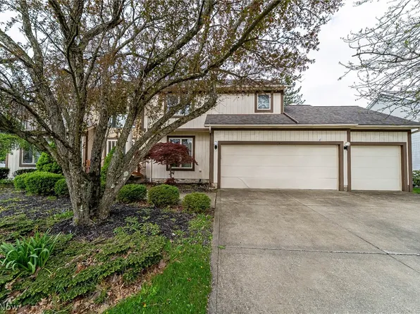 368 Leverett Ln, Highland Heights, OH 44143