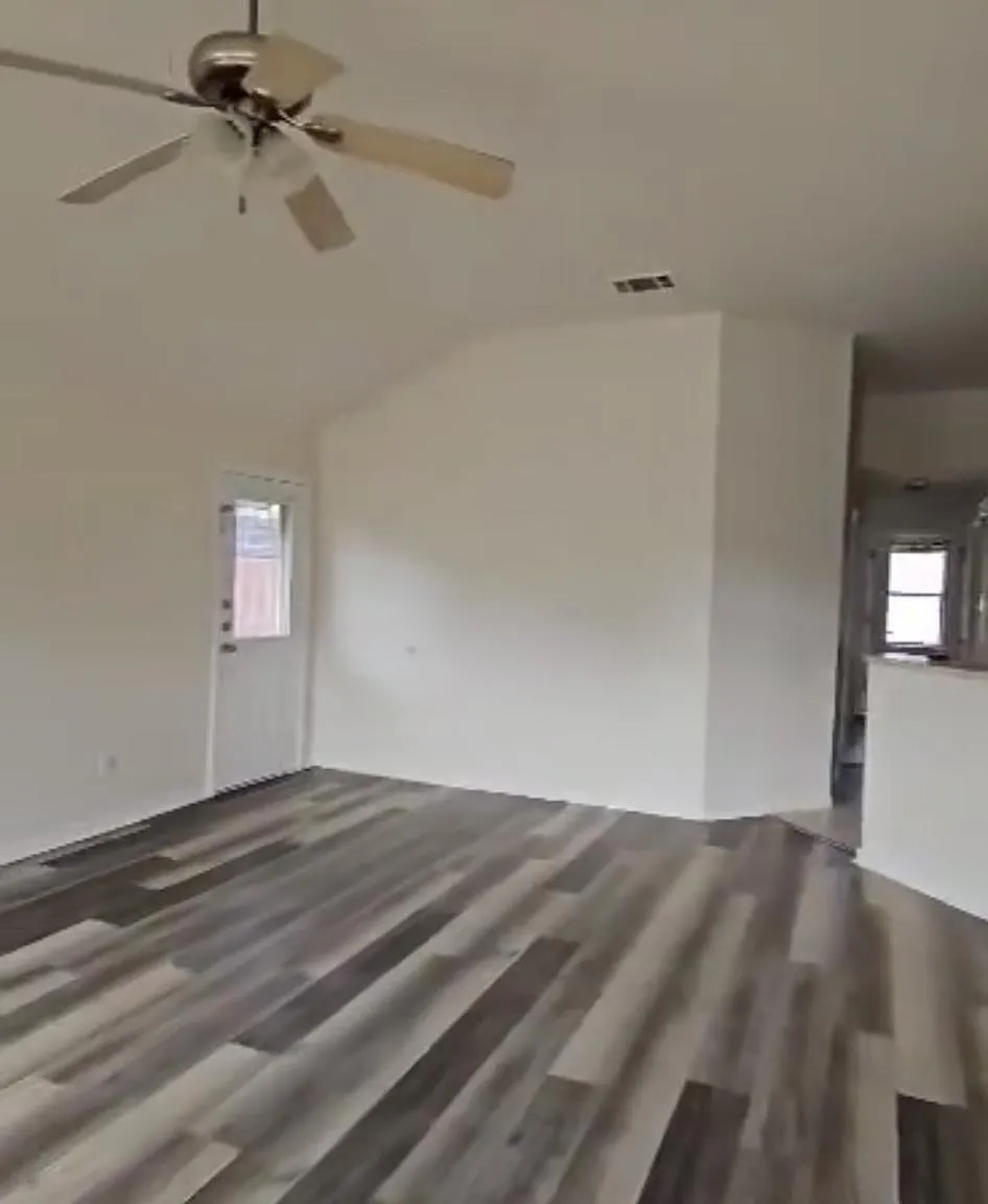 217 Dale Earnhardt Dr — Photo 2